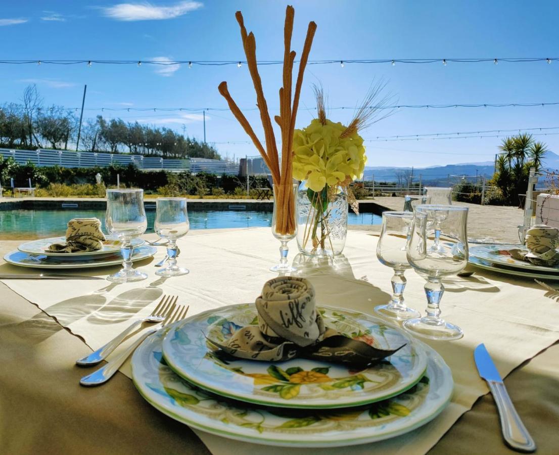 Agriturismo La Collina dei Cavalieri Belvedere Ostrense Esterno foto